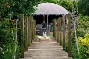 Shepherd's Hut- Hot Tub- Wellness Spa- Wood Burner - Image 2