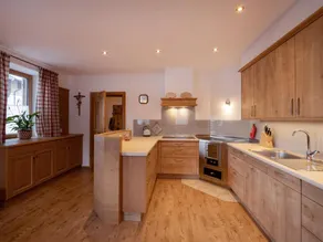 Child-friendly beautiful apartment with garden & terrace - Image 3