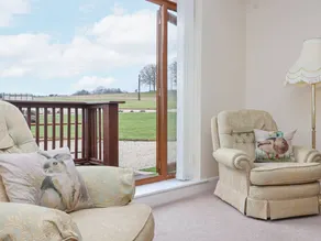 Cottage with garden - Image 5