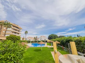 Apartment with garden & pool | Beach view - Image 3