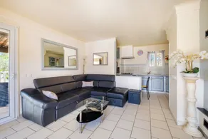 Villa adatta alle famiglie con griglia, piscina e giardino | Vista sulla montagna | Perfetta per il lavoro da remoto - Image 5