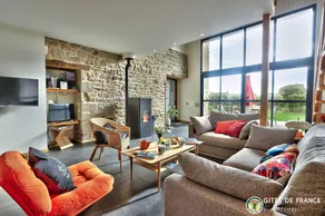 Gite with barbeque, terrace & garden - Image 3