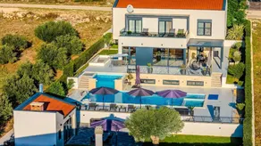 Fully equipped holiday apartment with jacuzzi, BBQ & garden | Pets allowed - Image 5