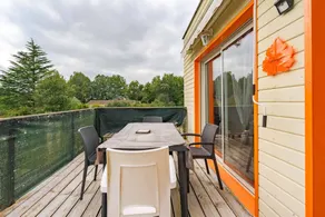 Apartment with garden, pool & terrace - Image 3