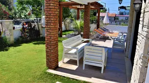 Holiday home with garden, private pool & barbeque - Image 5