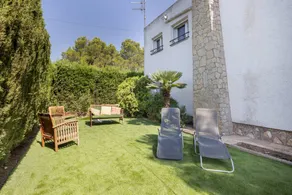 Fully equipped pleasant house with terrace, garden & private pool | Beach view | Good for workation - Image 2