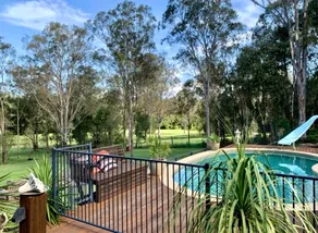 Charming Farm Stay with Dam Views and Fire Pit in Cedar Creek, Australia - Image 5