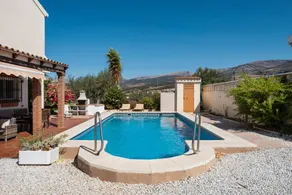 Ferienhaus 'Villa Ju-mi' mit Bergblick und Wi-Fi - Image 2