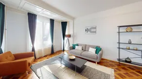 Bright & Airy 1-Bed Apartment with 2 Bathrooms - Lausanne City Centre - Image 2