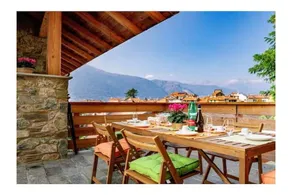 Chalet with terrace, sauna & pool - Image 2