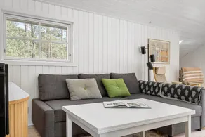 Fully equipped holiday home with terrace, jacuzzi & BBQ | Beach nearby - Image 3