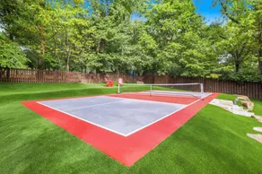 Holiday home with private pool - Image 2
