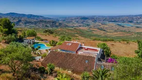 Holiday home with terrace, garden & private pool - Image 2