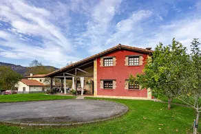 Family-friendly holiday home with garden, terrace & barbeque | Garden view - Image 2