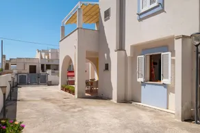 Maison avec terrasse | Vue ville - Image 3