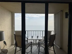 Appartement en copropriété avec piscine chauffée | Vue mer - Image 3