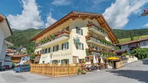 Apartments & Alpine Tradition Gasthof Jenewein - Image 2