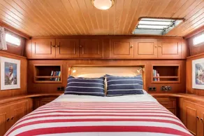 Experience the Magic of Sleeping Your Own Private Yacht in Damariscotta, Maine - Image 4