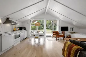 Holiday home with garden, barbecue & terrace - Image 2