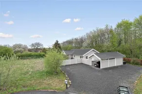 House with terrace, BBQ & garden - Image 2