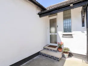 Children-friendly beautiful cottage with garden | Beach view - Image 2