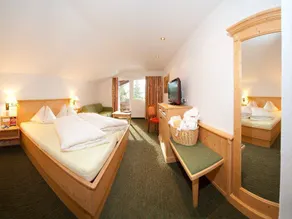 Family-oriented aparthotel with sauna, garden & terrace | Next to the ski | Pet-friendly - Image 5