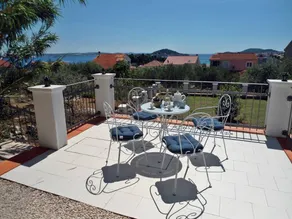 Children-friendly big holiday home with terrace, garden & barbeque | Sea view - Image 4