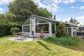Fully equipped pleasant holiday home with sauna, barbecue & terrace | Sea view | Beach nearby | Pet-friendly - Image 2