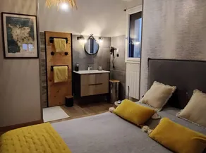 Bed and breakfast with terrace, garden & jacuzzi | Garden view - Image 3