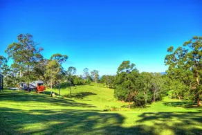 Peaceful Cabin Retreat with Heated Spa & Fireplace in Morayfield, Queensland - Image 2