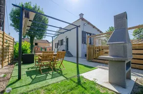 Ferienunterkunft mit Garten, privatem Pool und Terrasse | Haustiere sind willkommen - Image 2