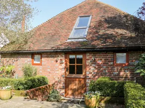 Cottage with garden - Image 2