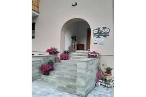 Fully equipped holiday home with garden, BBQ & terrace | Close to the ski | Dogs allowed - Image 3