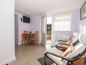 Cottage with garden | Beach view - Image 4