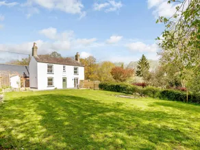 Family-oriented lovely cottage with garden - Image 2