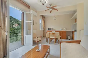 Apartment 'One-Bedroom' with Sea View, Wi-Fi and Air Conditioning - Image 3