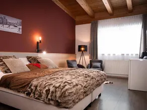 Habitación en casa de familia con piscina climatizada | Admite mascotas - Image 4