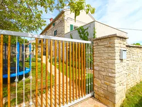 Holiday apartment with terrace - Image 2