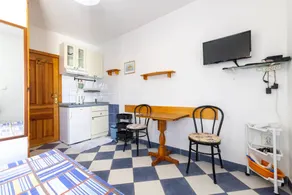 Studio with garden, BBQ & terrace - Image 2