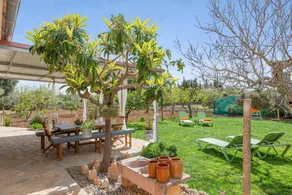 Chalet with barbeque, terrace & garden - Image 5