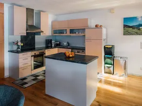 Flat with terrace, garden & heated pool | Lake view - Image 4