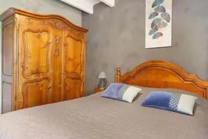 Bed and Breakfast 'Chambre Chataignier Avec Piscine' with Mountain View, Shared Pool and Wi-Fi - Image 3