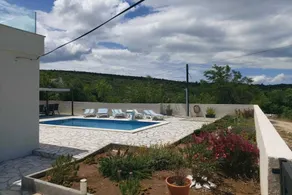 Holiday home with terrace - Image 5