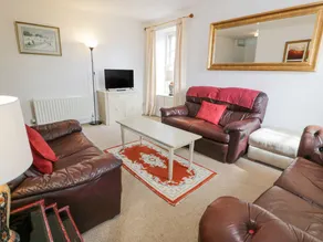 Cottage with garden & terrace - Image 4