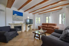 Holiday home with terrace, barbeque & private pool - Image 5