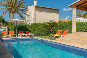 Villa with garden, barbecue & private pool - Image 4