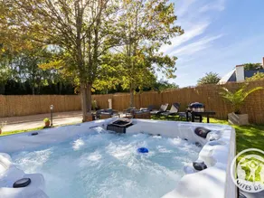 Fully equipped lovely cottage with garden, jacuzzi & barbecue - Image 3