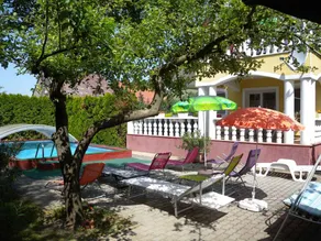 Ferienhaus mit Garten, Terrasse und Pool - Image 4