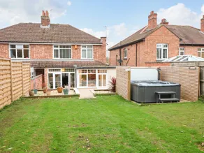 Children-friendly beautiful cottage with jacuzzi & garden | Dogs allowed - Image 2