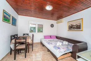 Beautiful apartment with 1 room for 5 persons - Image 5